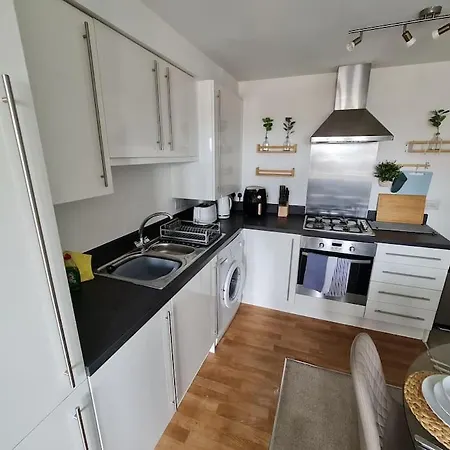 Chic 2 Bed Nr St George's Park *